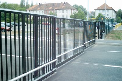 tracked telescopic sliding gate typ terra tz made by zabag